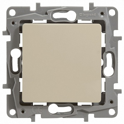 Etika Переключатель С/У 1-кл. проходной 10А IP44 сл.к. Legrand